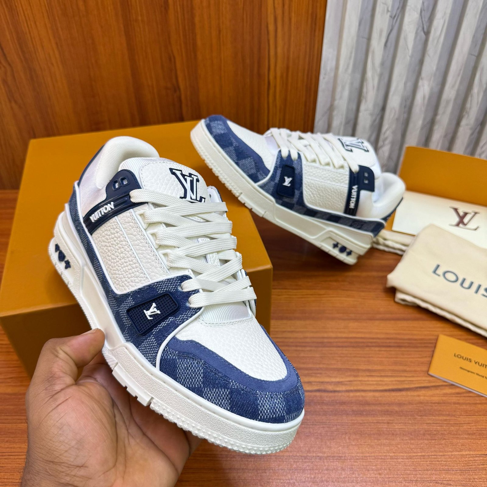 Louis Vuitton Trainer Sneakers in Blue.