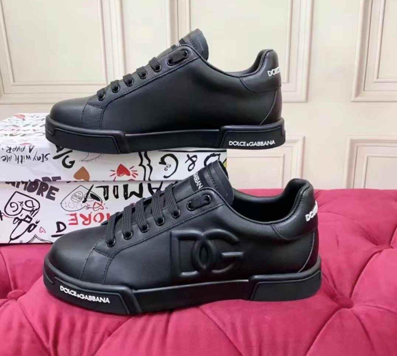 Dolce & Gabbana Black Leather DG Signature Sneakers